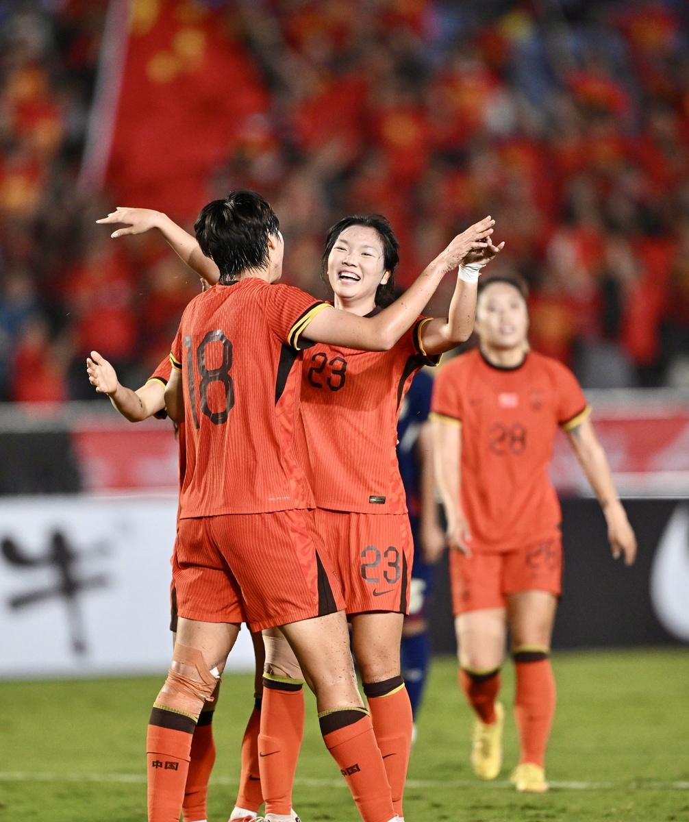 捷克女足夺冠创佳绩，女足世界杯再度获奖