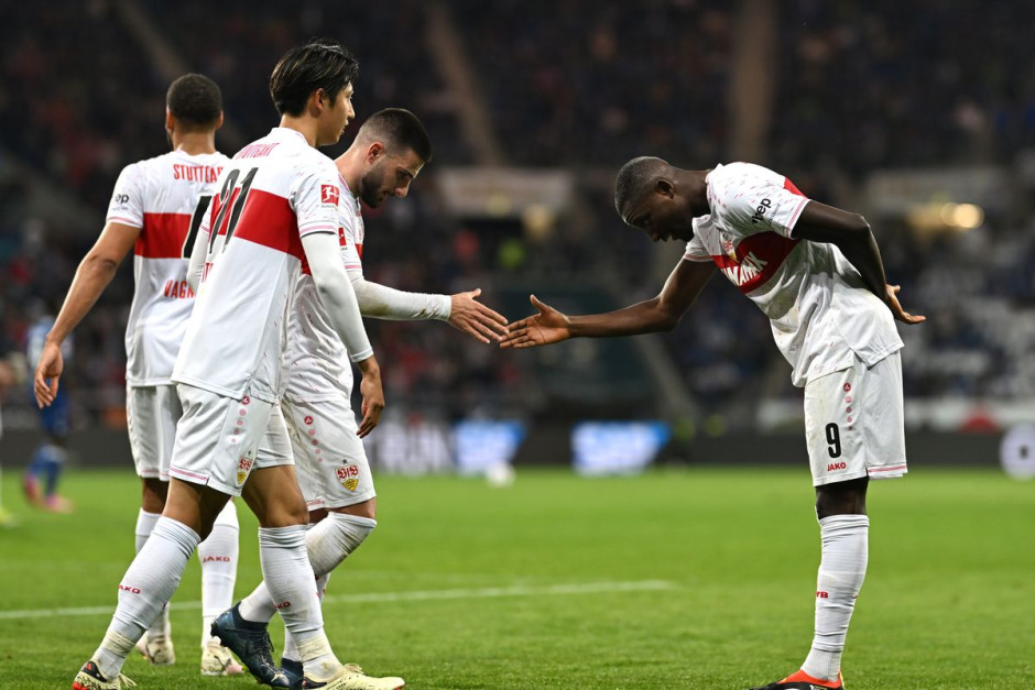 斯图加特血洗对手，取得新赛季首胜的简单介绍