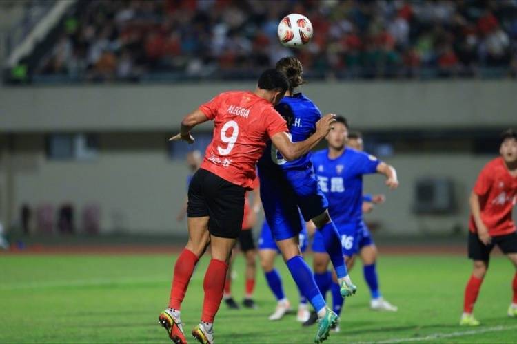 关于埃尔切队主场不敌对手，遭遇困境的信息