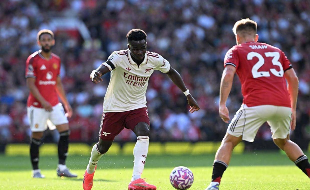 切尔西被曼联逼平，保住榜首位置