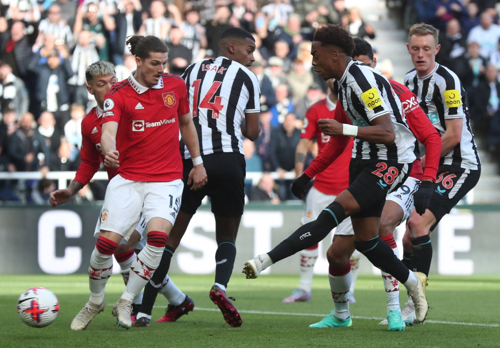 关于纽卡斯尔联攻守兼顾，继续一路向前的信息