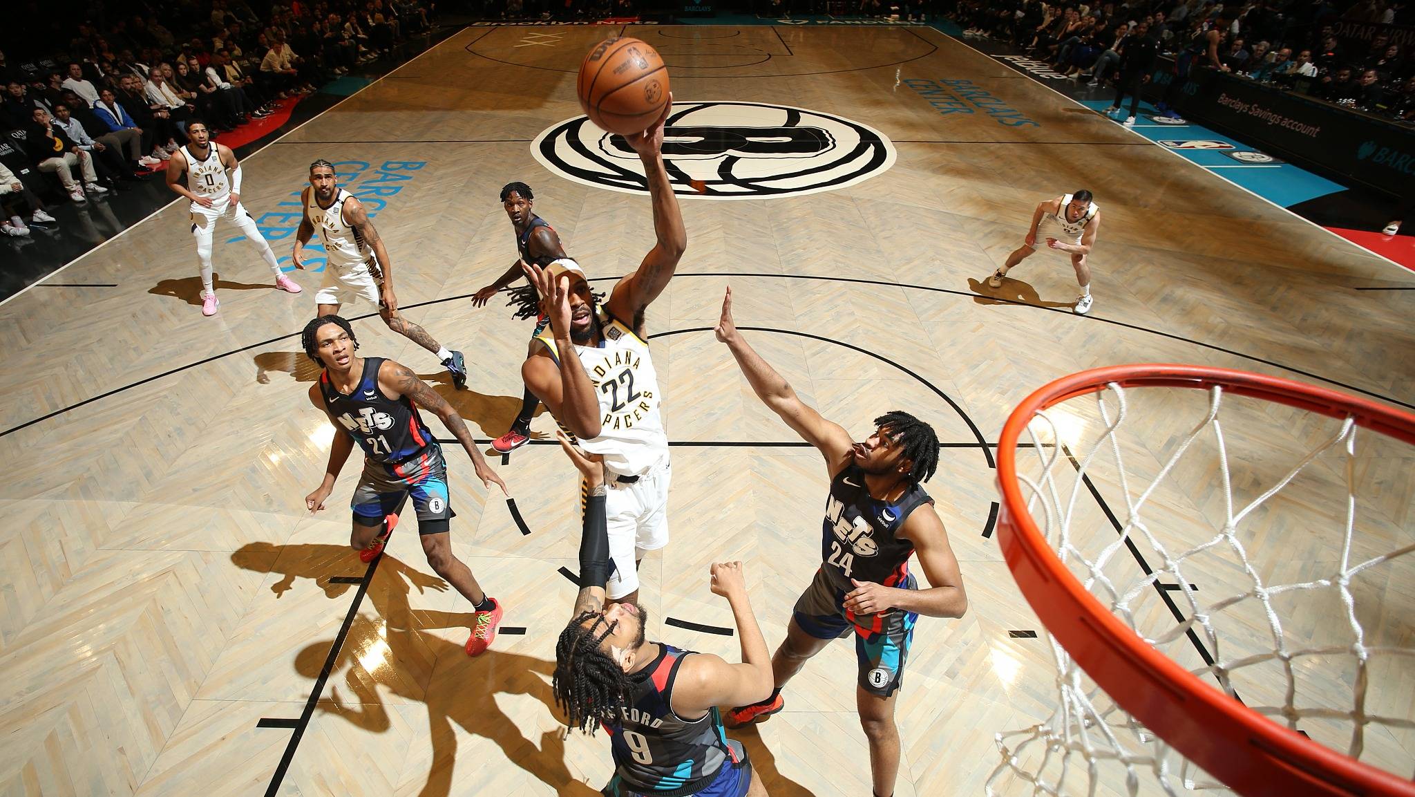 黄蜂队战胜篮网队，进入季后赛次轮