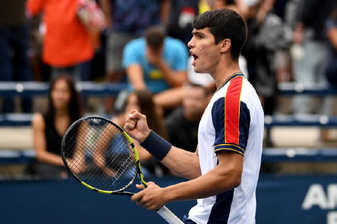 FLY轻取EDG，Canyon线上压制力十足激烈交锋八强赛，强势挺进下一轮