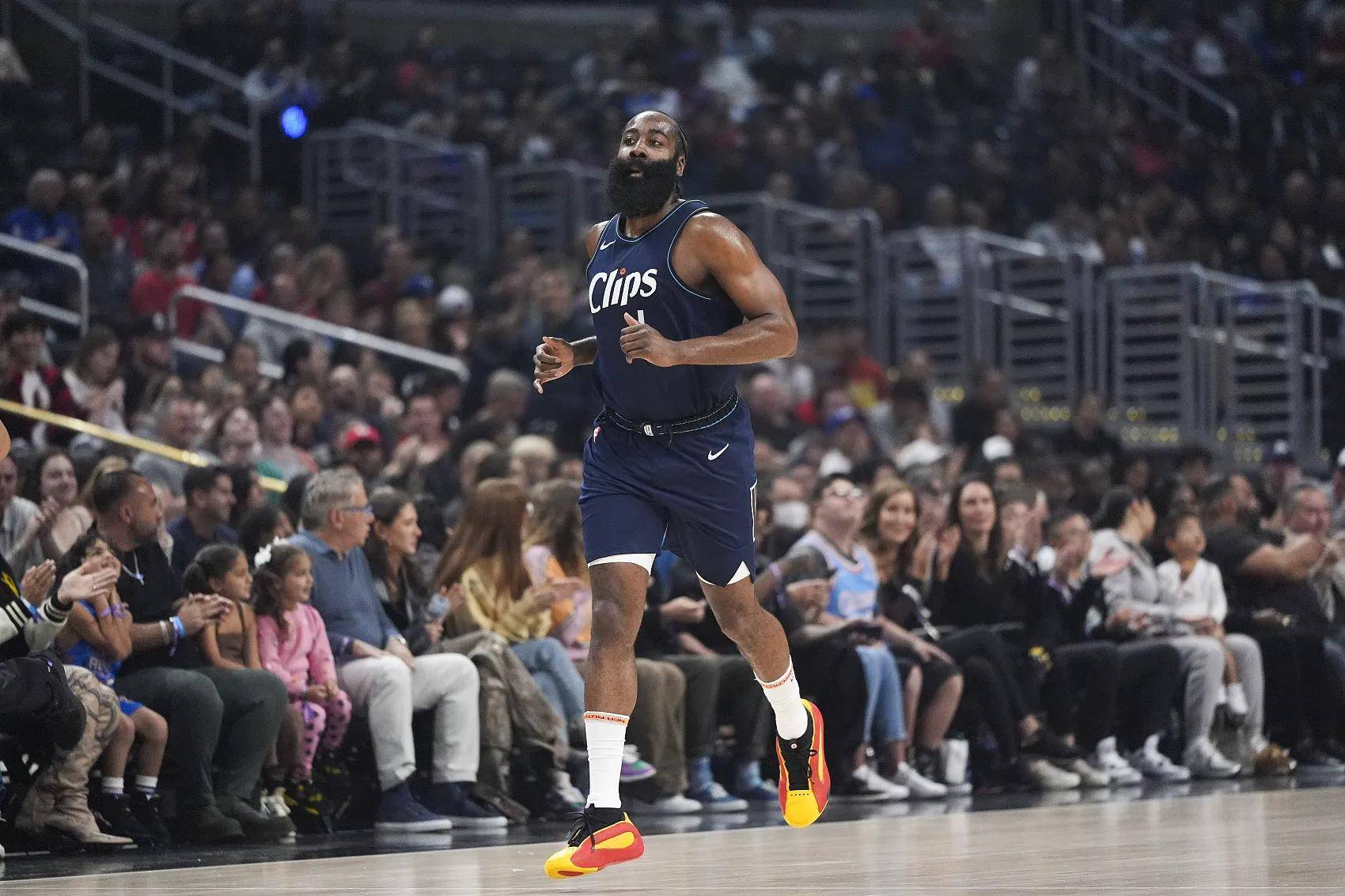 关于火箭队再遭败绩，保罗力挺全队保持信心的信息