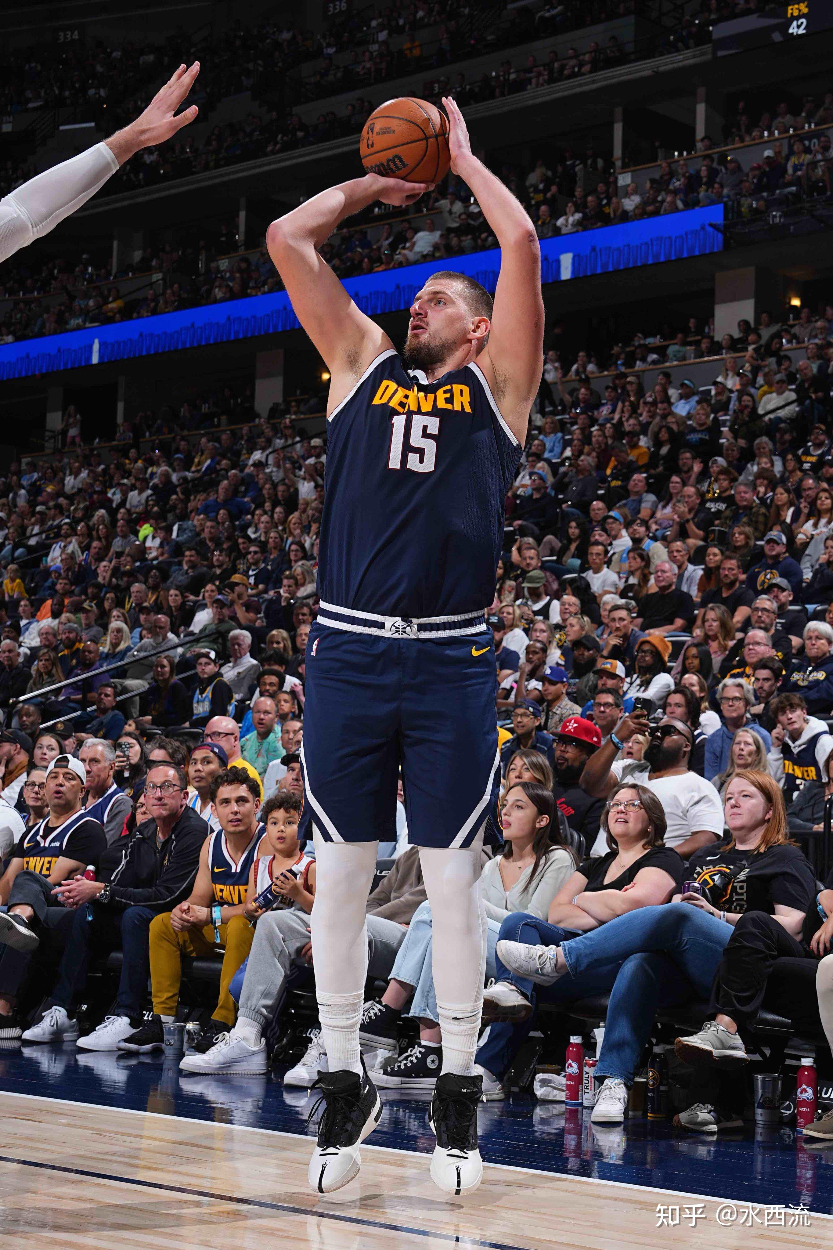 快船逆转开拓者,登顶西部 快船逆转开拓者,登顶西部