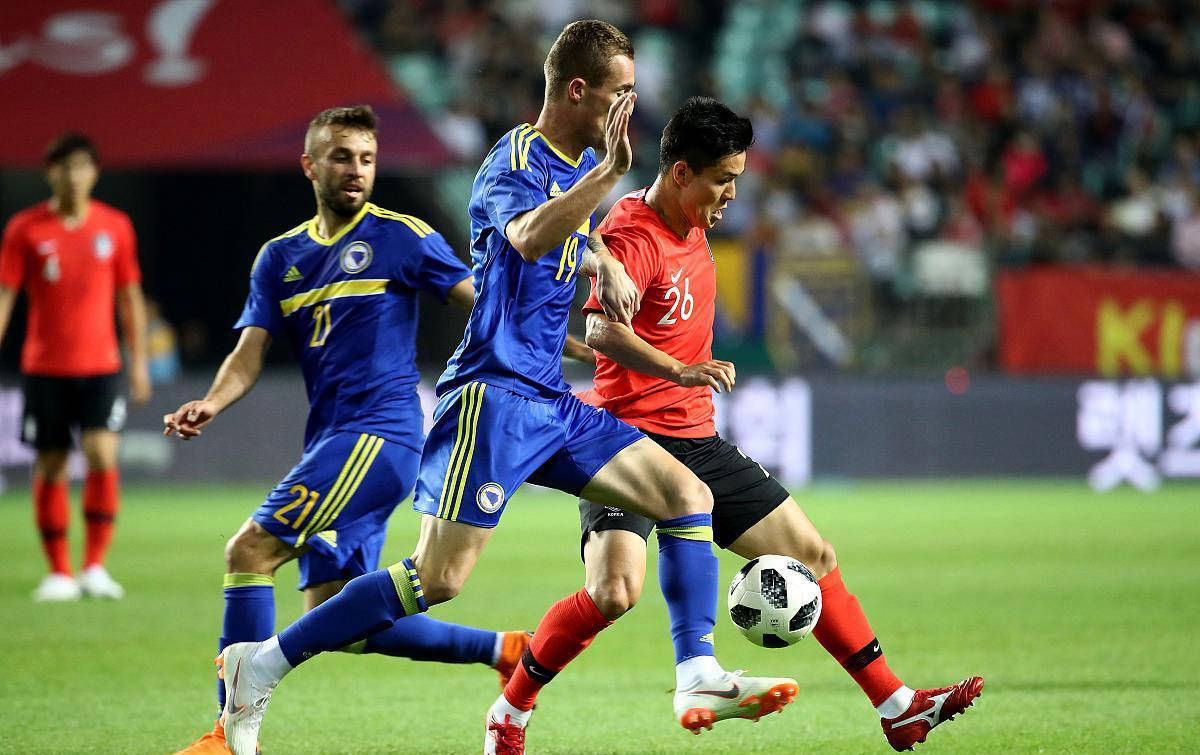 波黑在对阵意大利的比赛中遭遇失利 波黑在对阵意大利的比赛中遭遇失利