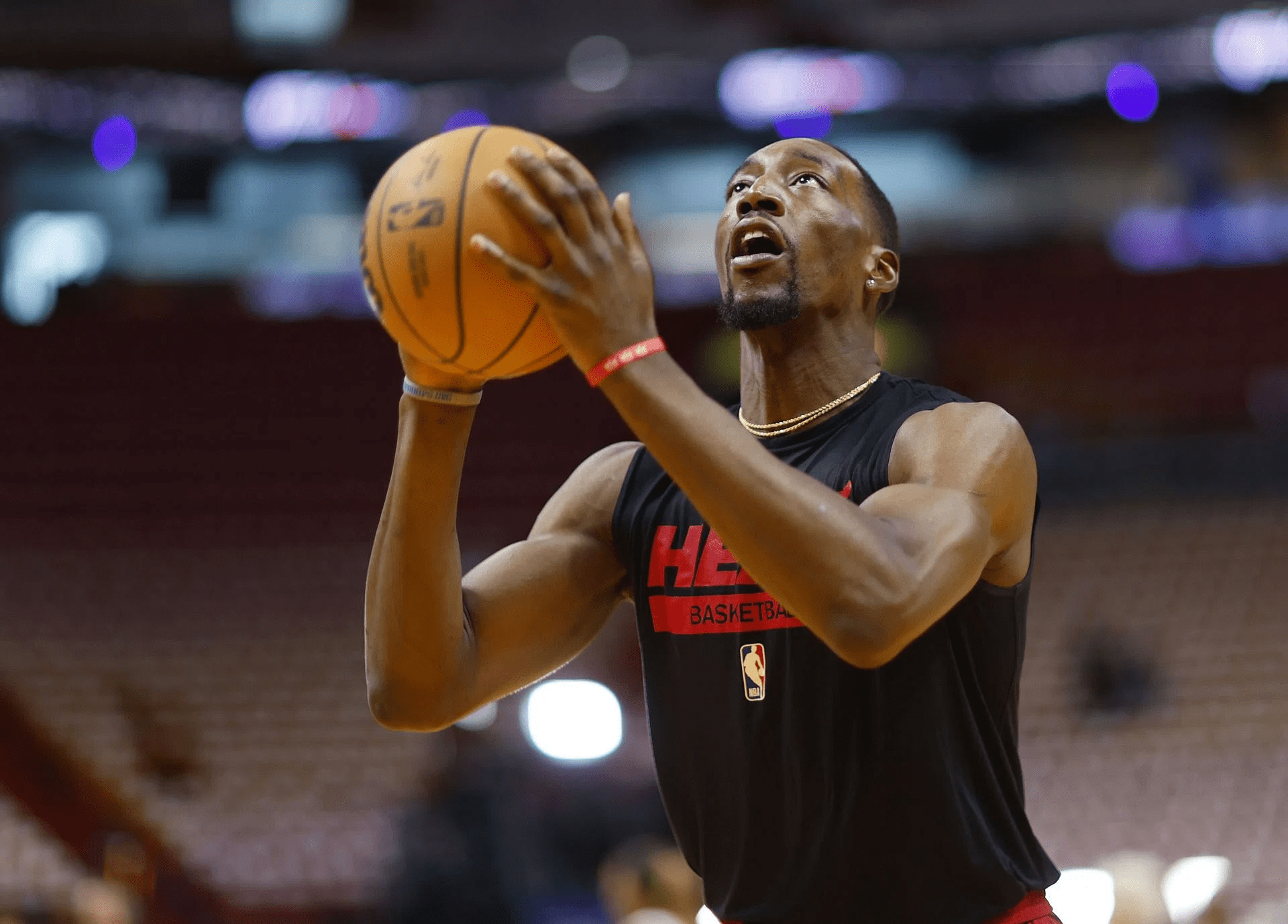 热火力克开拓者，巴图姆伤退情况堪忧