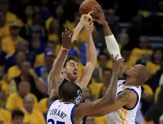 勇士再胜马刺，开拓者三连胜