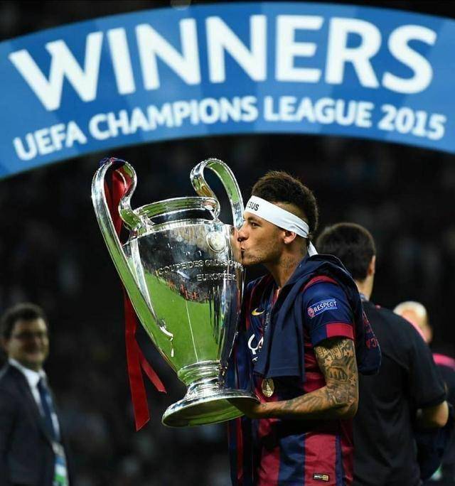 大巴黎惜败巴萨，马赛成功晋级欧洲豪门赛