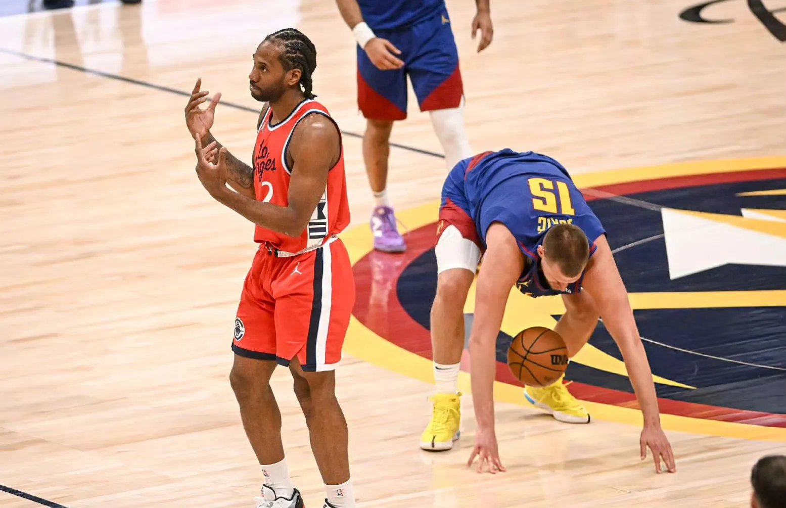 九游体育直播-快船力克掘金晋级西部决赛，莱昂纳德再次证明自己